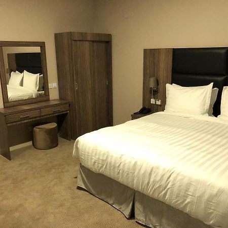 Loren Suites Джеда Екстериор снимка