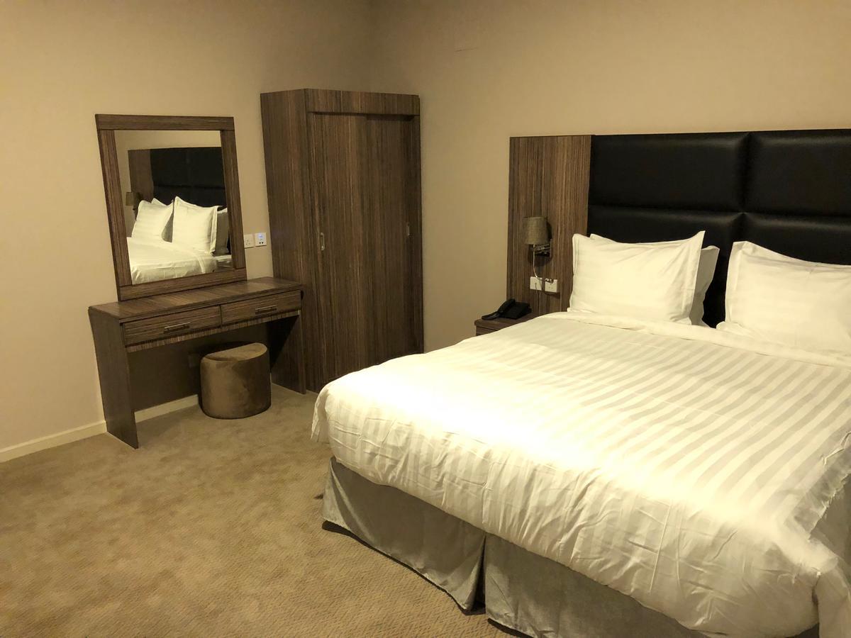 Loren Suites Джеда Екстериор снимка