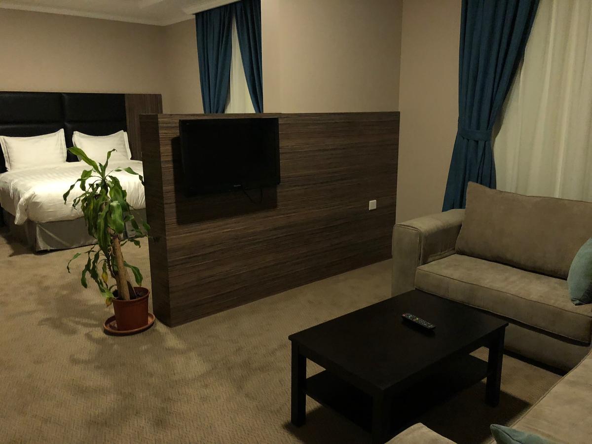 Loren Suites Джеда Екстериор снимка